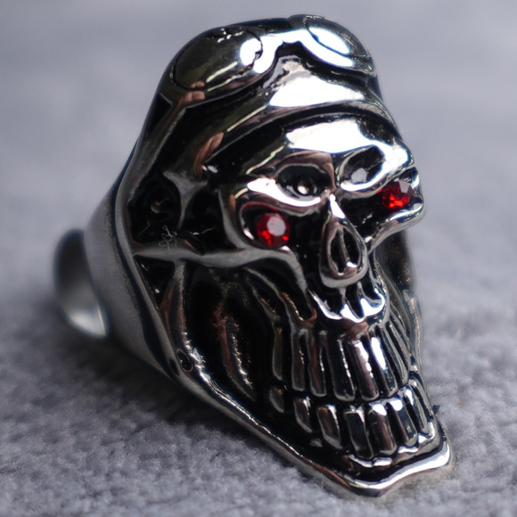 Stainless Steel Skull Ring Size 11 with Motorcycle goggles RSRN-620 - Picture 1 of 5